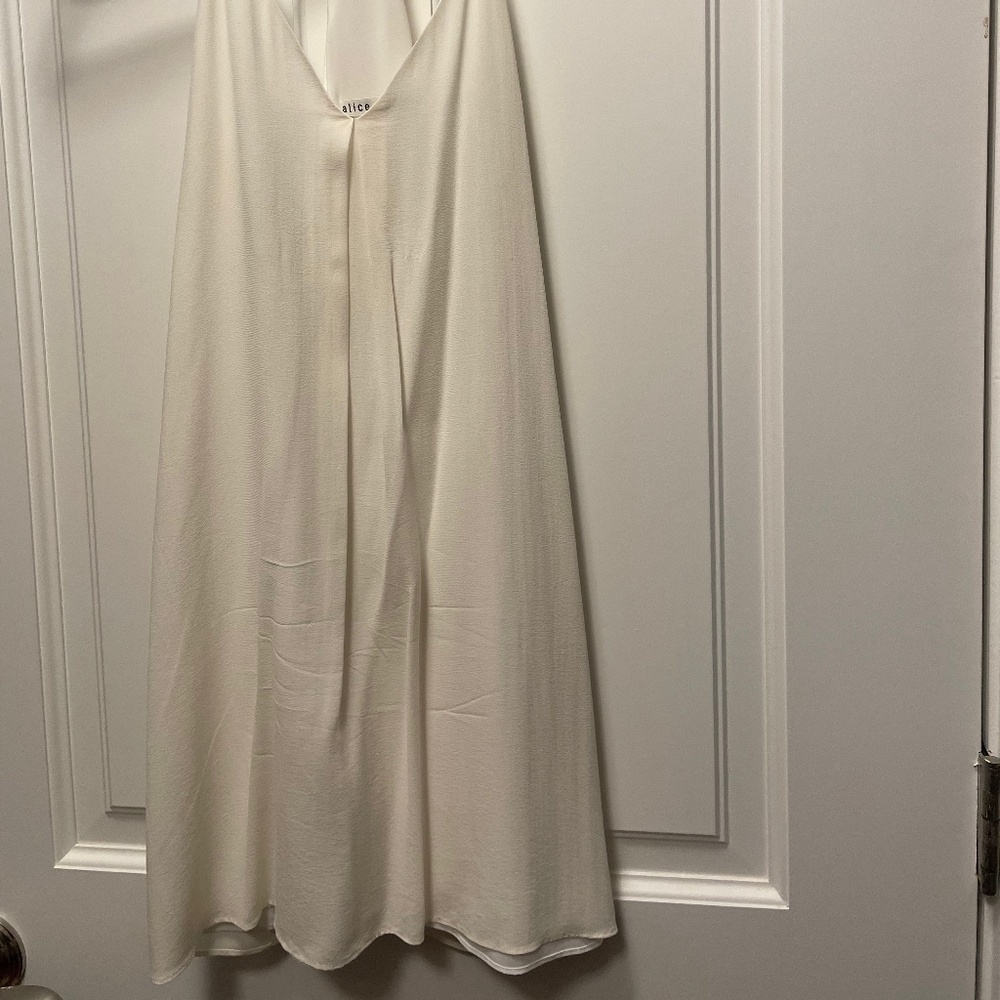 Alice & Olivia white silk trapeze dress size XS.